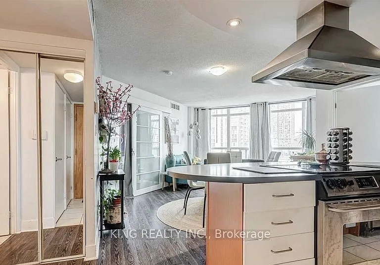 550 Queens Quay W #711 — Photo 7