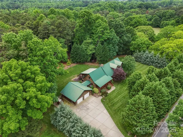 10583 Earnhardt Lake Rd, Davidson, NC 28036