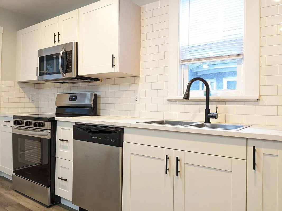 4 bed, 2.0 bath, 1500 sqft, $2,100 — Photo 4