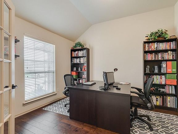 5th image of 2037 Mountain Hawk Dr
