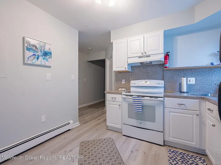 4 Washington Ave #4 — Photo 7