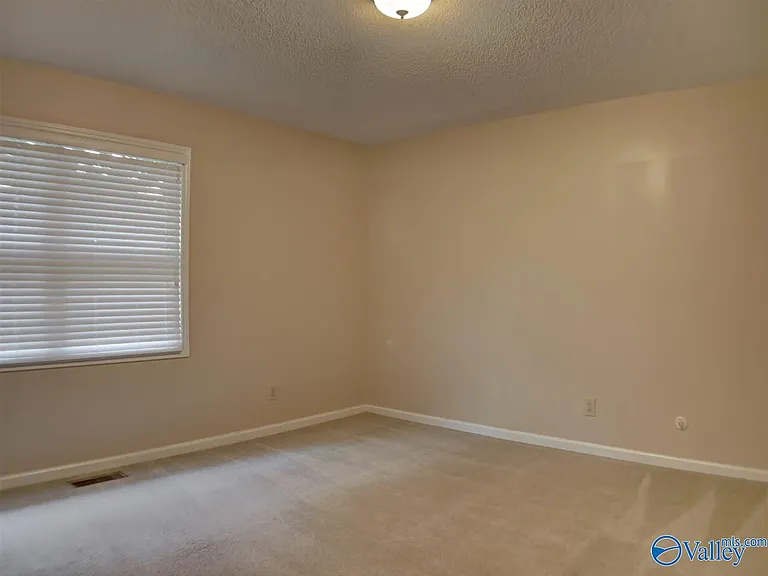 2503 Wynterhall Rd SE — Photo 10
