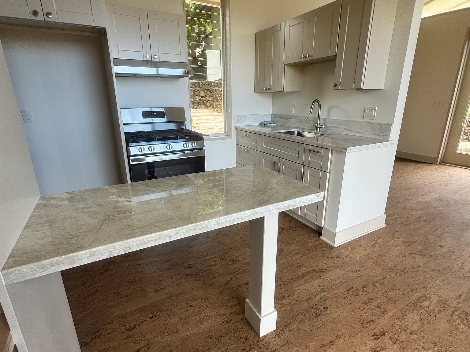 Studio, 972 sqft, $2,500 — Photo 4