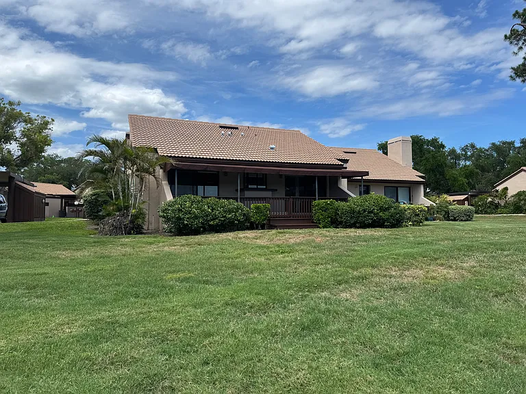 1320 Pelican Creek Xing — Photo 31