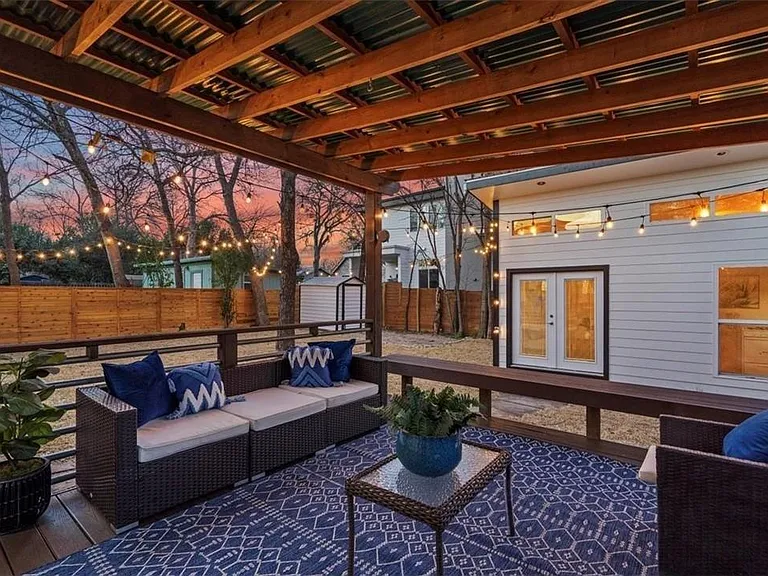 1904 Romeria Dr — Photo 2