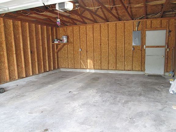 2 CAR ATTACHED GARAGE