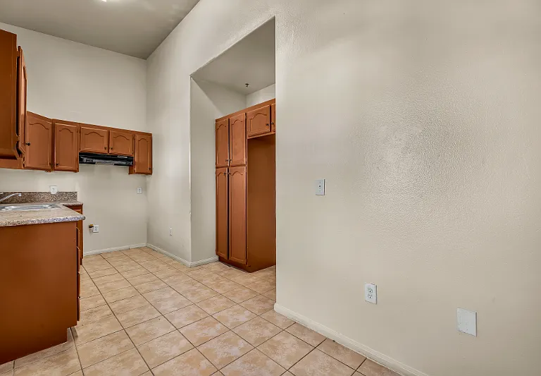 5869 S Figueroa St #D — Photo 5