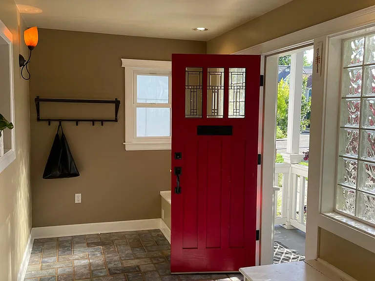 Entry mud room with two large storage benches