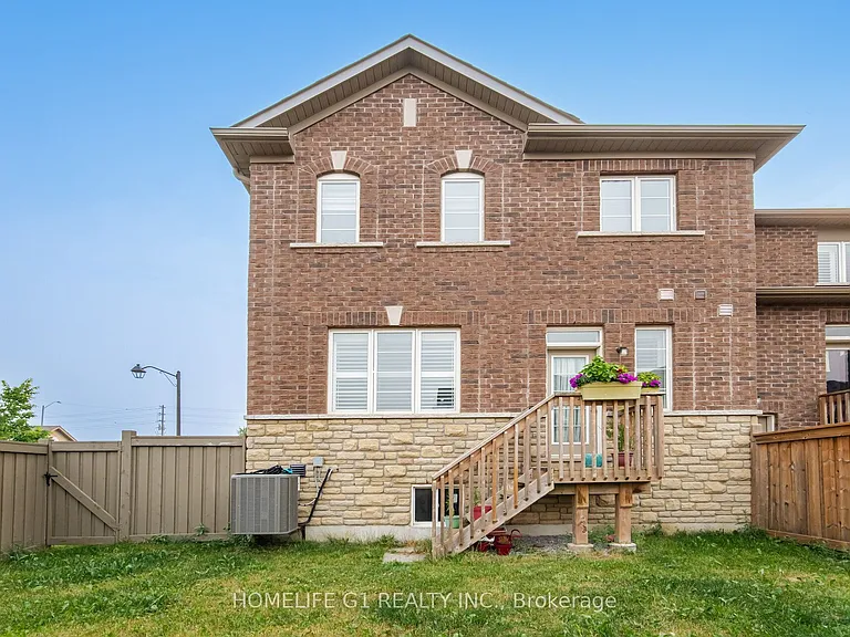 129 Holbrook Ct — Photo 38