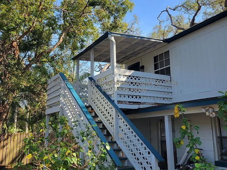 643 Wisteria Ct #A — Photo 2