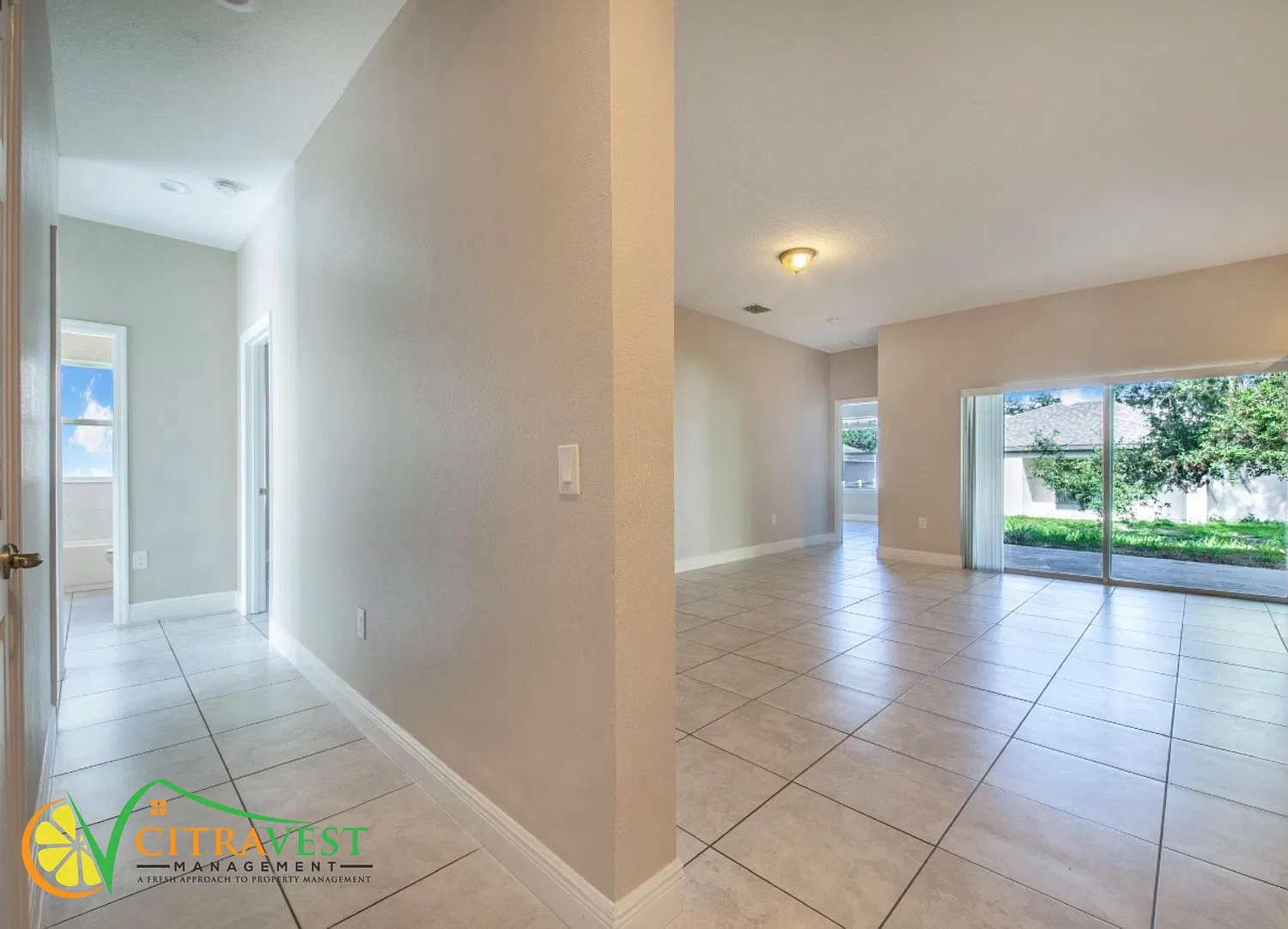 Beautiful 4 Bedroom Home in Poinciana Available! — Photo 2