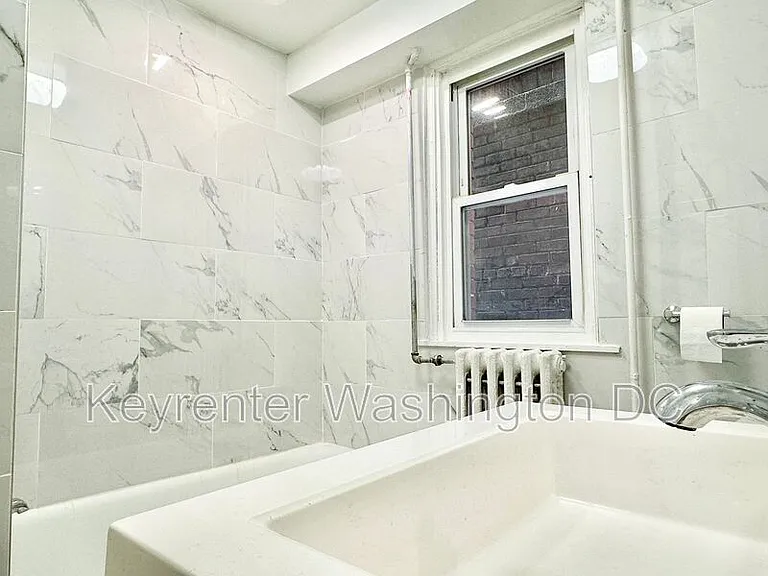 943 Bonifant St #5 — Photo 7