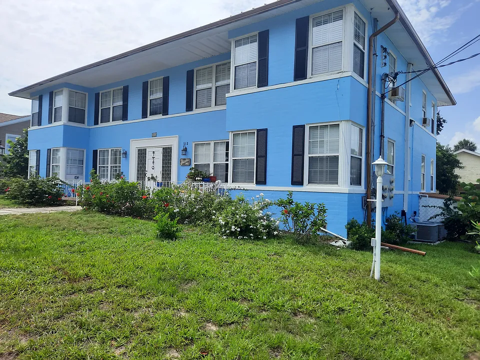 512 Phoenix Ave #7