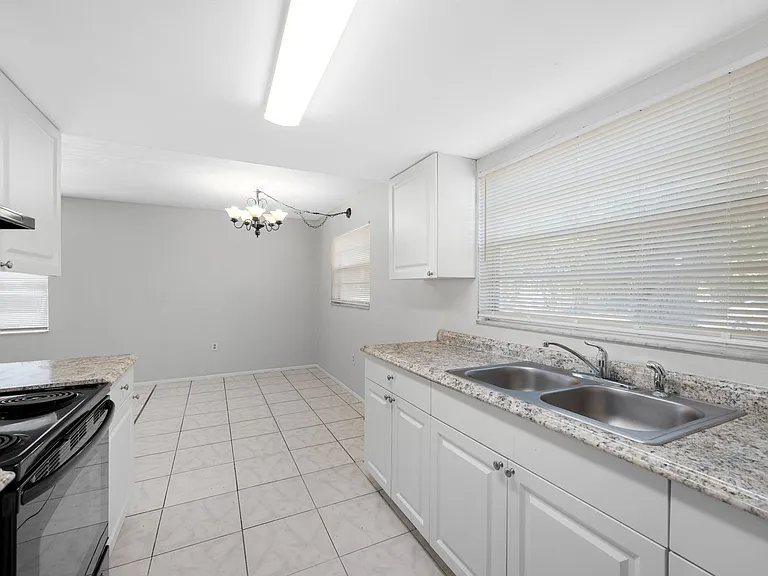 1767 Leo Ln S — Photo 26