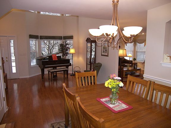 5th image of 6161 Dixon Dr #6161