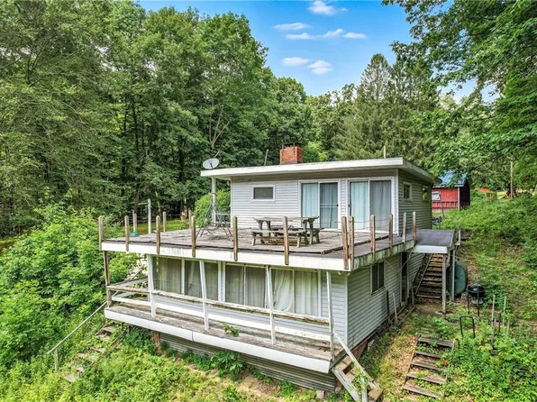 3067 N 3rd Street Ext, Jamestown, PA 16134