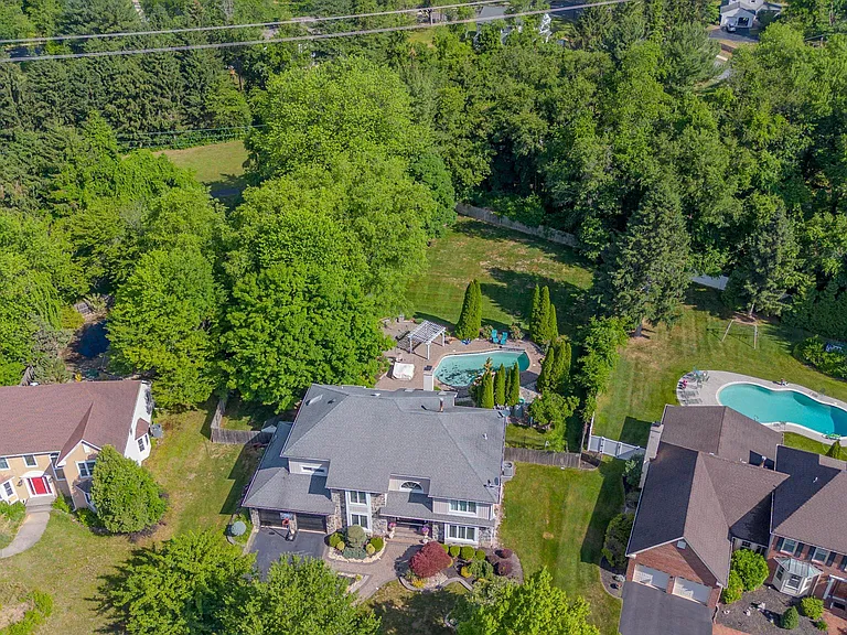 61 Amherst Way — Photo 61