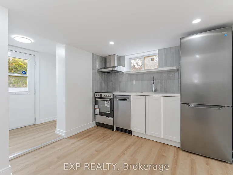 716 Brock Ave #B — Photo 5