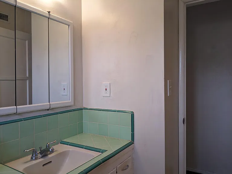 4135 Hill St — Photo 12