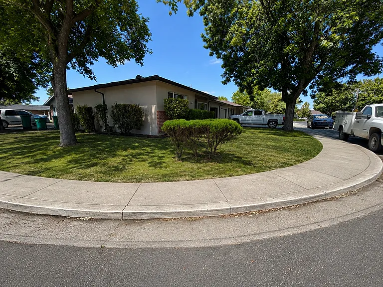 114 Erma Ave — Photo 6