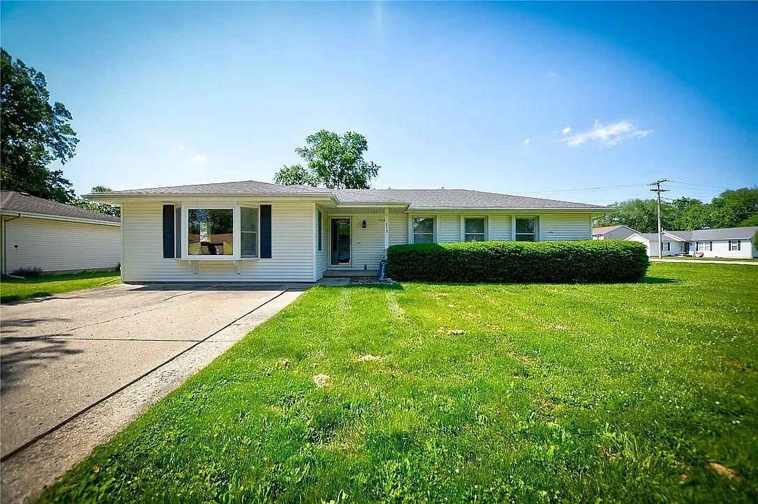 215 Magnolia Drive - 1 — Photo 1