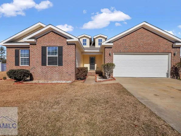 98 Madison Ave NE, Ludowici, GA 31316