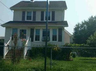 42 Elm St, Bergenfield, NJ 07621