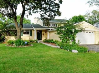 526 Meadow Dr E, Wilmette, IL 60091