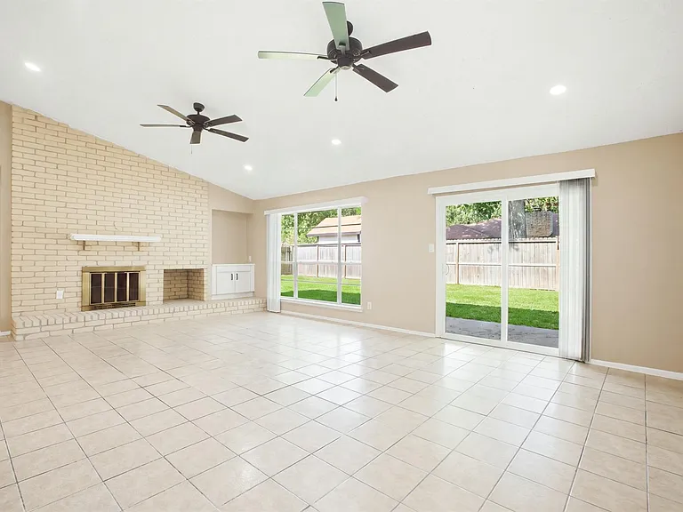 10506 Stockman Ln — Photo 4