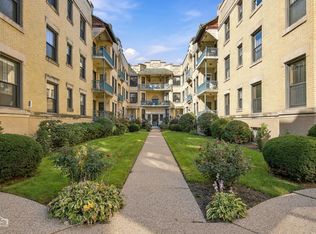 5520 S Cornell Ave APT 3S, Chicago, IL 60637