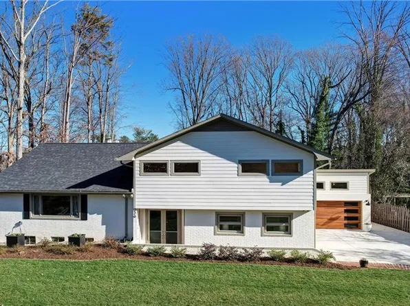 220 Mistletoe Dr, Greensboro, NC 27403