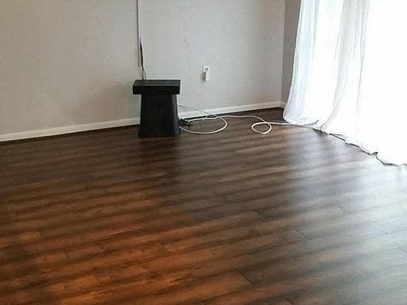 2nd image of 6980 Hanover Pkwy APT 203