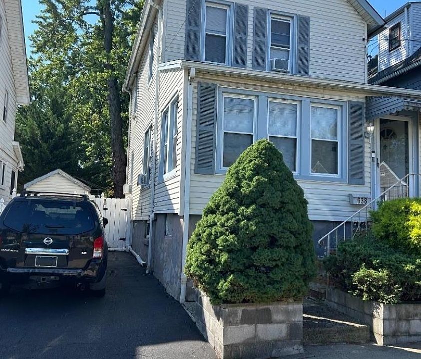 1st image of 638 Meadow St