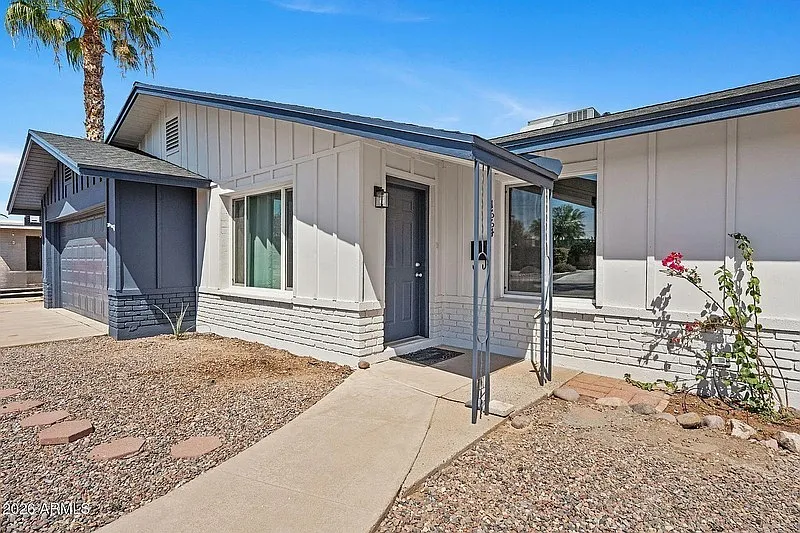 4 bed, 2.0 bath, 1633 sqft, $2,450 — Photo 4