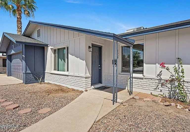 1664 E Del Rio Dr — Photo 4
