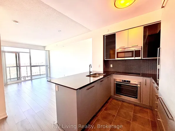 5168 Yonge St, Toronto, ON