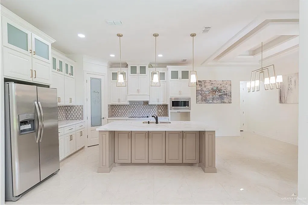 4 bed, 3.0 bath, 1945 sqft, $3,500 — Photo 3