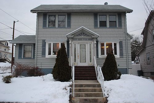 1st image of 64 Tiona Ave