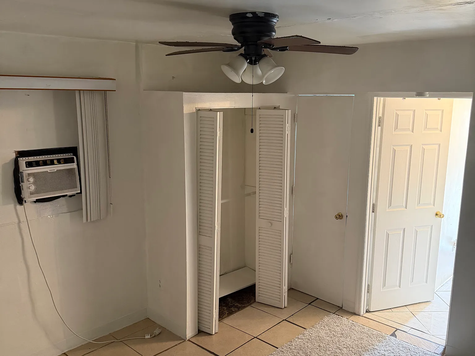 Studio, 225 sqft, $1,200 — Photo 4