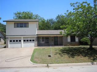1711 England Rd, Arlington, TX 76013