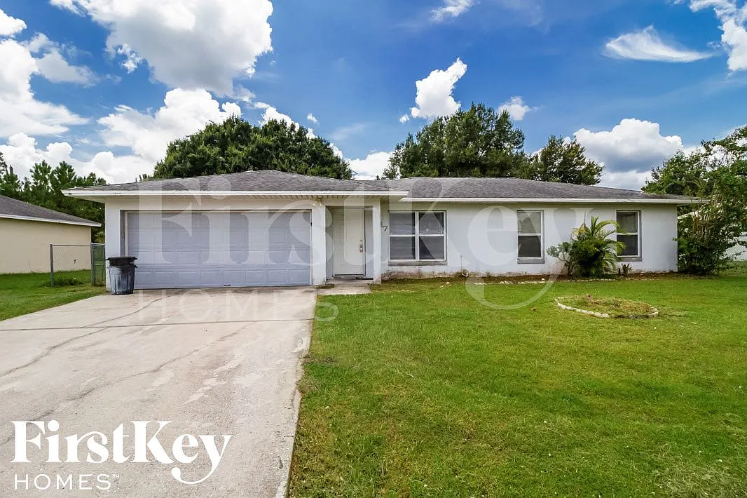 3 bed, 2.0 bath, 1040 sqft, $1,760 — Photo 1