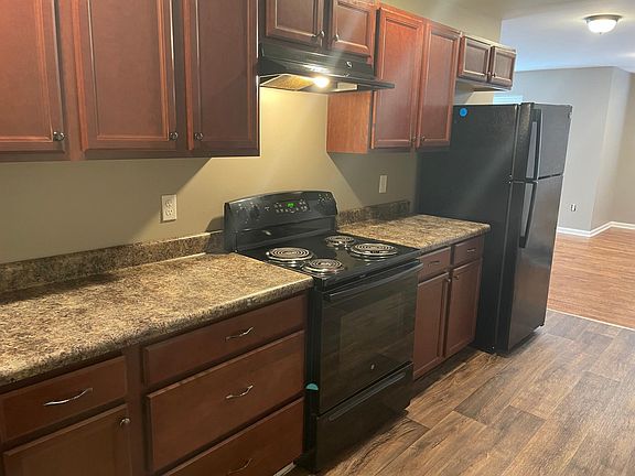 4th image of 920 Jefferson St W #4