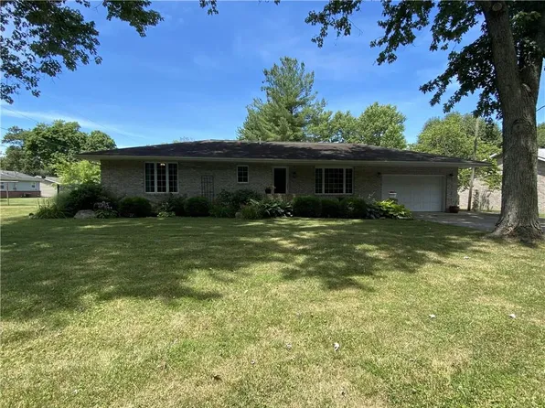 905 S Maple St, Olney, IL 62450