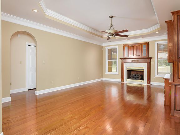 4th image of 288 Plantation Springs Dr