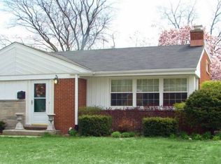 410 E Huntington Ln, Elmhurst, IL 60126