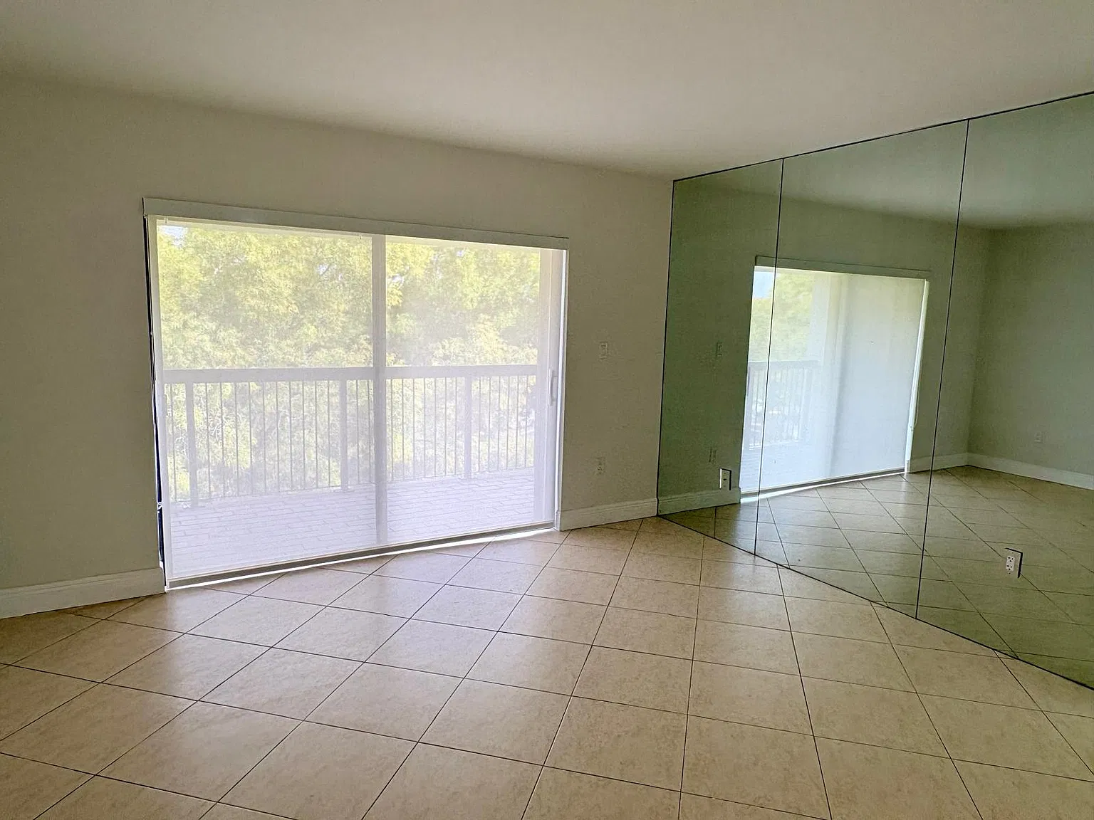 2 bed, 855 sqft, $2,500 — Photo 4