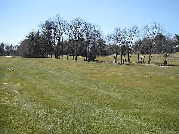 2nd image of 34 Mid Iron Dr #34