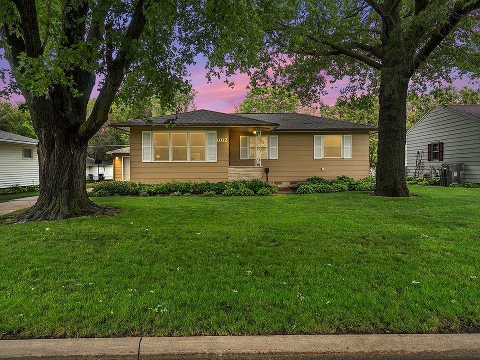 1st image of 1012 Royal Dr