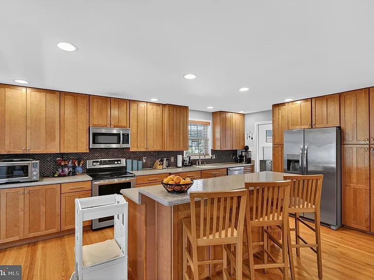 10207 Antietam Ave — Photo 6
