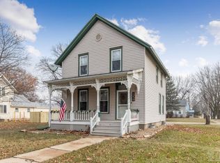 802 East St, Grinnell, IA 50112